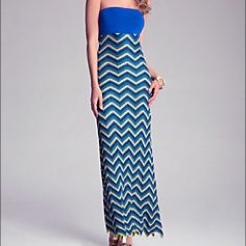 ❌SOLD❌ NWT Bebe Tropic Zig Zag Maxi Dress